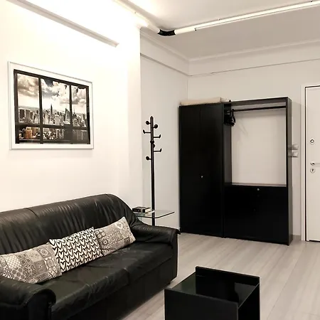 Minimal Downtown A By Mps Apartment
