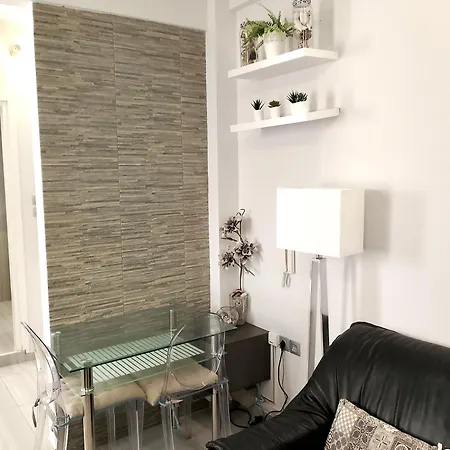 Minimal Downtown A By Mps Apartment *